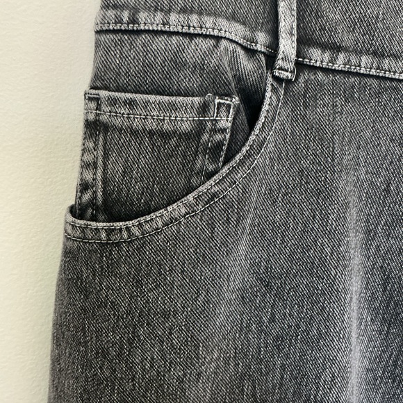 Stylish Halara Barrel Jeans - Picture 4 of 9